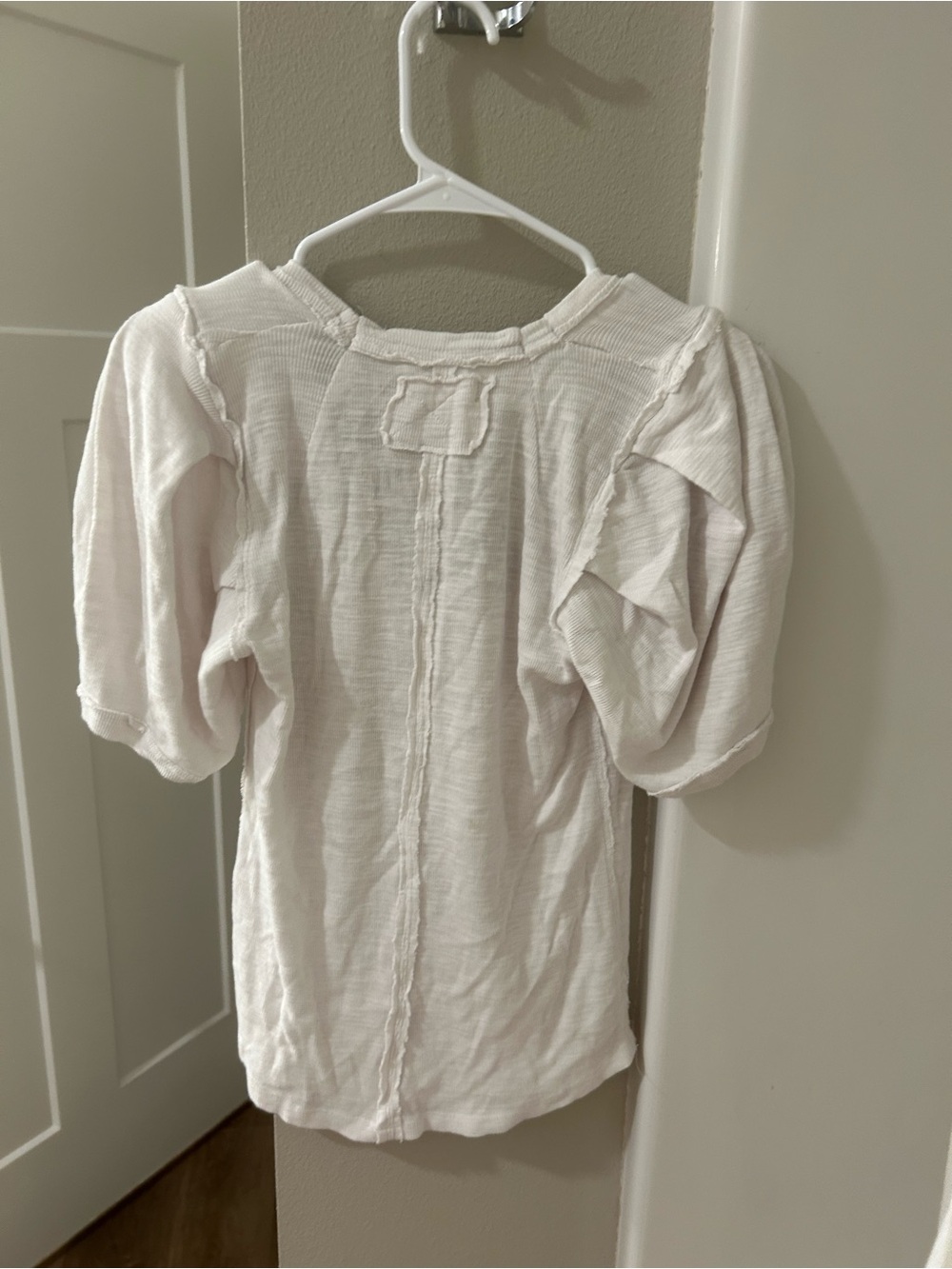 White Puff-Sleeve Women's Top - Lightweight Casual Tee